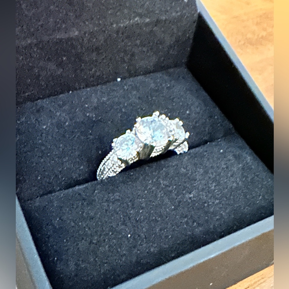 Crystal Ring - Picture 2 of 3
